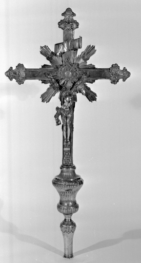 Croix de procession : Christ en croix, Vierge à l' Enfant