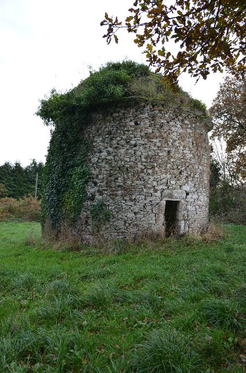 Manoir et colombier de Lézéven (Langoat)