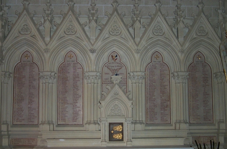 Ensemble de l'autel de saint Joseph : autel, tabernacle, retable, 2 gradins d'autel