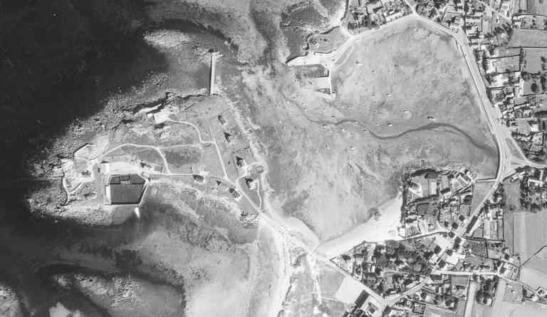 Batterie de côte et corps de garde, puis ensemble fortifié (Re 17), Presqu'île du Vivier (Landunvez)