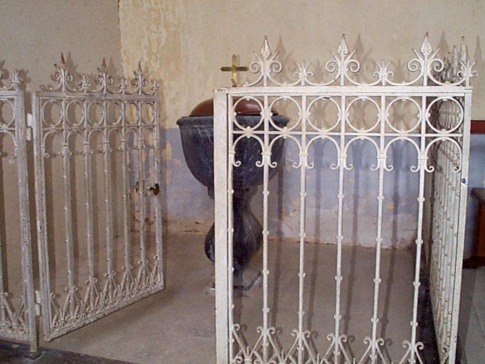 Clôture des fonts baptismaux ; fonts baptismaux