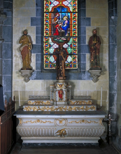 Ensemble de l'autel secondaire sud : autel, tabernacle, 3 gradins d'autel, degré d'autel (chapelle sud)