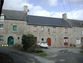 Alignement de 4 maisons, les Noës (Lanhélin fusionnée en Mesnil-Roc'h en 2019)