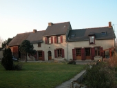 Ferme et maison en alignement, la Niau (Pont-Péan)