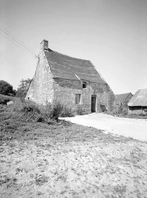 Maison, Penfrat (Le Saint)