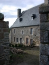 Les manoirs, maisons, presbytères, logis et fermes sur la commune de Saint-Quay-Perros