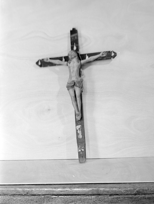 Croix (crucifix) : Christ en croix, église paroissiale Saint-Gildas (Auray)