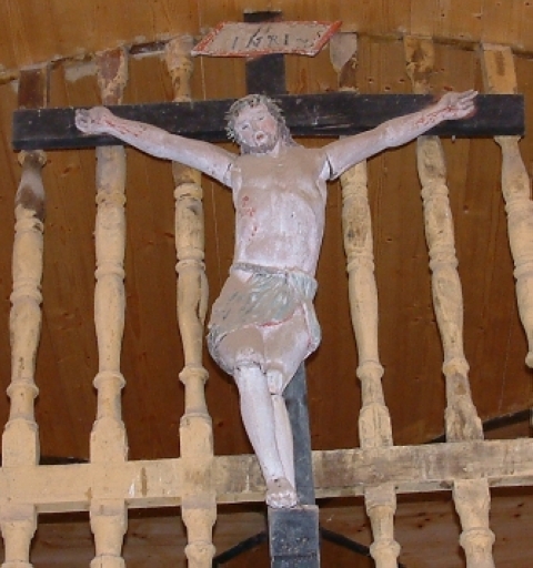 Statue : Christ en croix