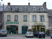Magasin de commerce, 12, 14 place de la République (Plélan-le-Grand)