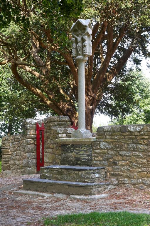 Croix monumentale, Le Gorais (Pleucadeuc)