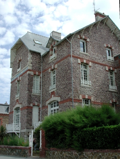 Maison, promenade de la Digue ; 17 rue Georges Pompidou ; 2 rue des Méduses, le Val-André (Pléneuf-Val-André)