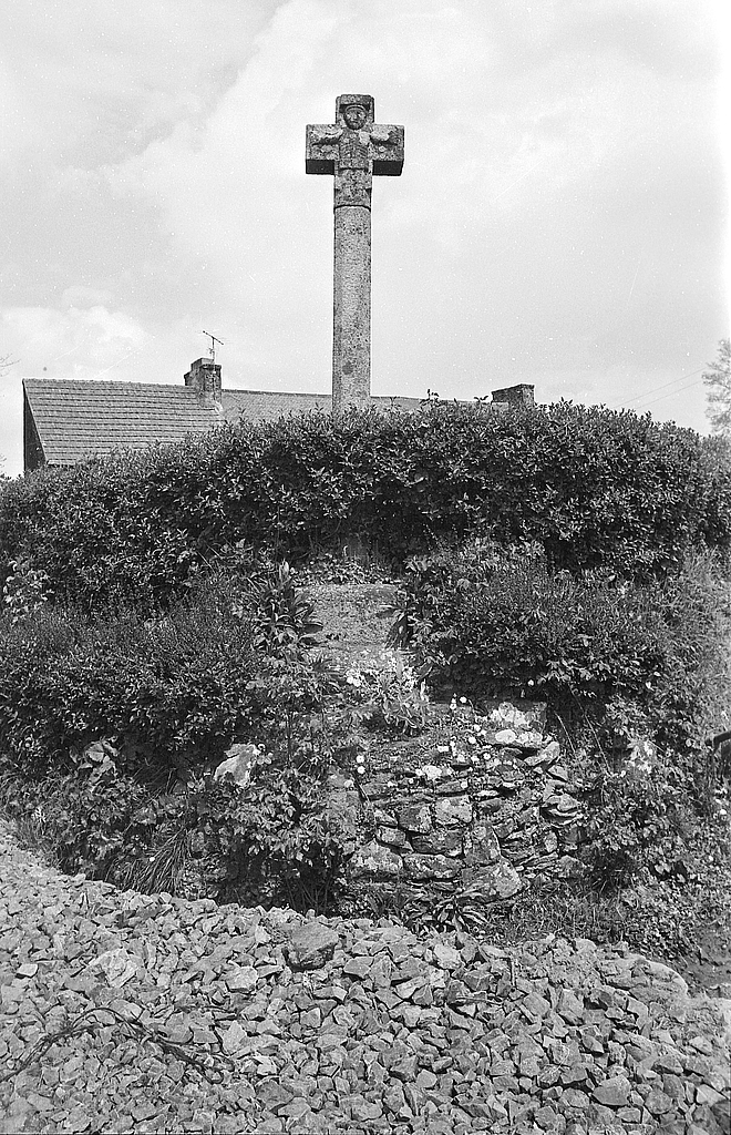 Croix monumentale, Croaz Derrien (Pleumeur-Gautier)