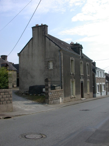 Maison, 9 rue de la Résistance (Pluméliau fusionnée en Pluméliau-Bieuzy en 2019)