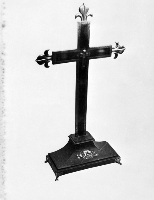 Croix-reliquaire (1), église paroissiale Saint-Gildas (Auray)