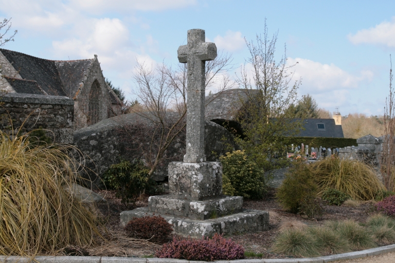 Croix monumentale, bourg (Brennilis)