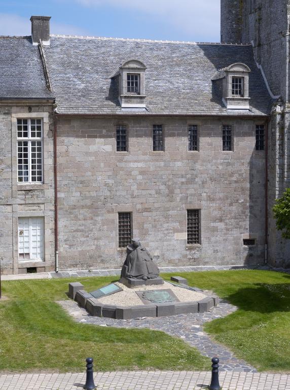 Sacristie et "librairie" de la cathédrale Saint-Tugdual (Tréguier)