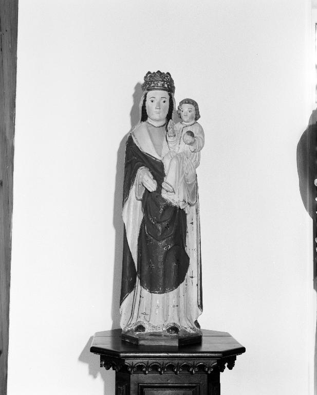 Statue : Vierge à l'Enfant, Maison Saint-Louis-Marie (Josselin)