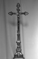 Croix d'autel, chandeliers (6), église paroissiale Saint-Maimboeuf (Le Theil-de-Bretagne)