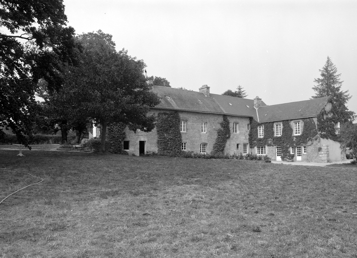 Manoir, Restaloué (Lignol)