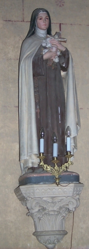 Statue sur socle : sainte Thérèse de l'Enfant-Jésus