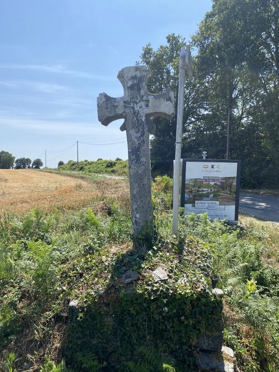 Croix de chemin, la Hardouinaie (Carentoir)