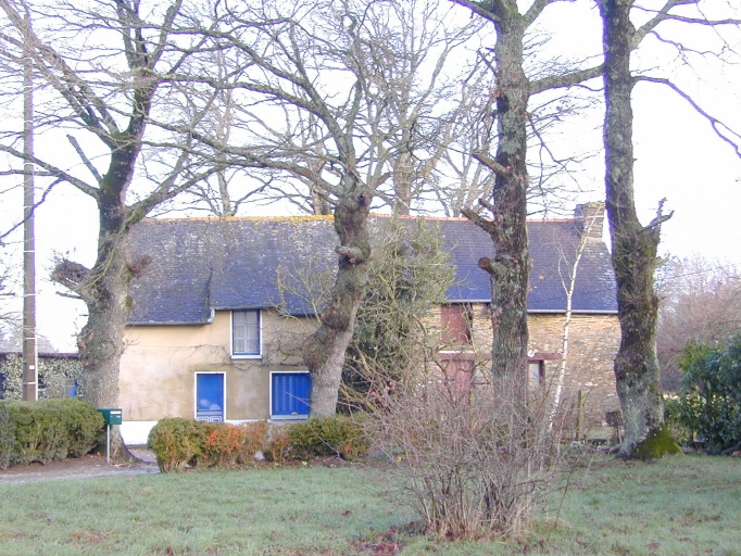 Alignement de deux maisons, la Grande Lande (Pipriac)