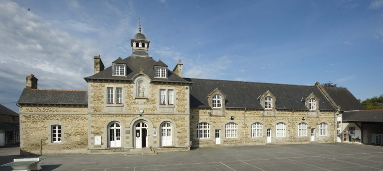 Collège, 3 rue Abbé Jarry (Antrain fusionnée en Val-Couesnon en 2019)