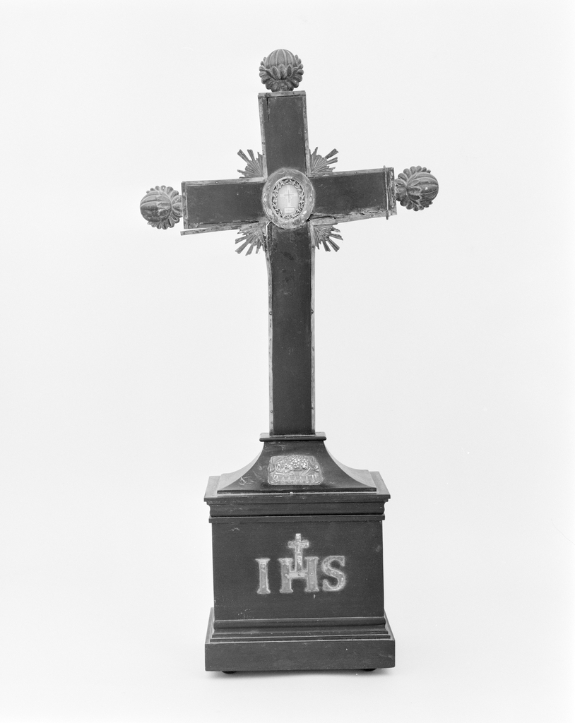 Croix-reliquaire, église paroissiale Saint-Pierre, Saint-Paul (Guidel)
