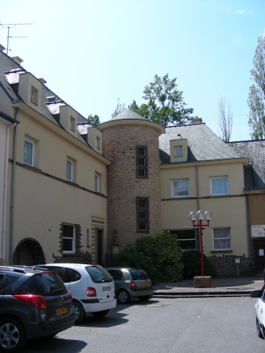 Presbytère, place du Chanoine Rolin (Bruz)