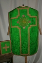 Ornement vert 1 : chasuble, bourse de corporal, voile de calice