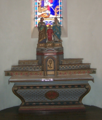 Ensemble de l'autel secondaire sud : autel, 3 gradins, tabernacle, degré d'autel