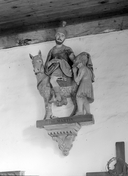 Groupe sculpté (petite nature, d'applique) : la Charité de saint Martin (1), chapelle Saint-Tugdual (Guiscriff)