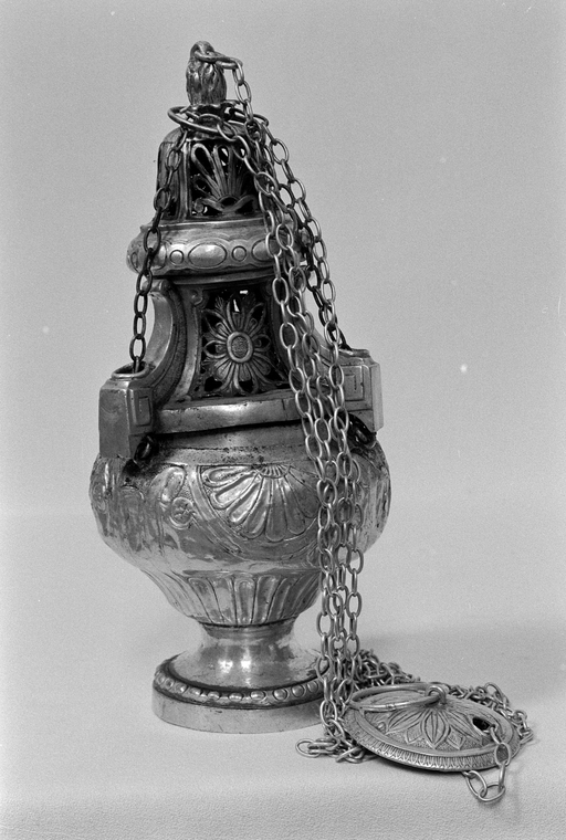 Encensoir, église Paroissiale Saint Pierre-Apôtre (Carnoët)