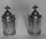 Boîte à huile sainte (2), église paroissiale Notre-Dame (Locmaria-Grand-Champ)