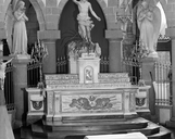 Autel (maître-autel, autel tombeau), église paroissiale Saint-Pierre, Saint-Paul (Evran)