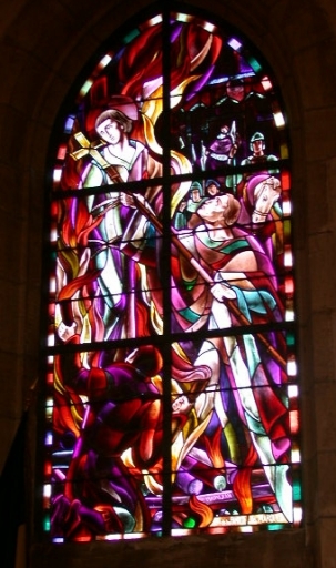 8 verrières, baies 5 à 14 : Saint Yves, Présentation de l'Enfant au temple, saint Roch, saint Esprit, Christ, Jeanne d'Arc, saint Evêque, Dieu le Père