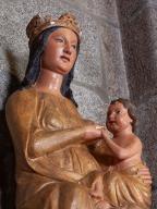 Statue (d'applique, demi-nature) : Vierge à l'Enfant dite Notre-Dame des Marais, église Saint-Sulpice (Fougères)