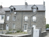 Alignement de deux maisons, 21-23 Rue du Général de Gaulle (Plerguer)