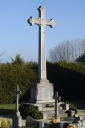 Croix de cimetière et monument aux morts (Moulins)