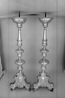 Chandeliers (6)