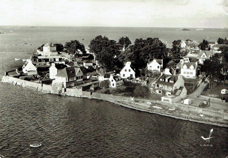 Ensemble fortifié (Mo 83), Le Port (Carantec)