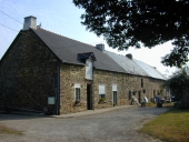 Alignement de quatre logis, la Chênaye (Maxent)