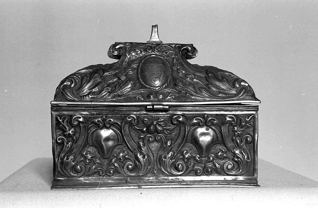 Coffret aux saintes huiles, église paroissiale Saint-Vinoc (Plouhinec-29)