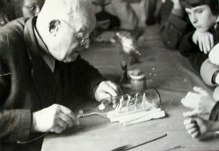 Maquettes de bateaux Cap-Horniers, sous globe