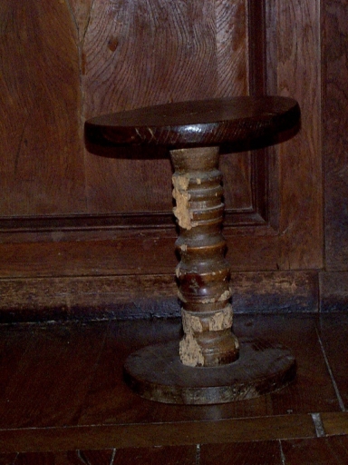 Tabourets d'église (2)