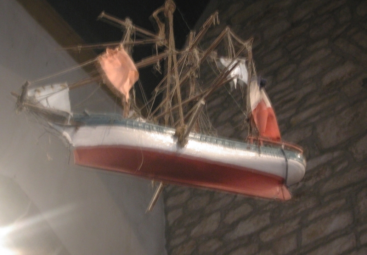 Maquette ex-voto suspendue : trois-mâts