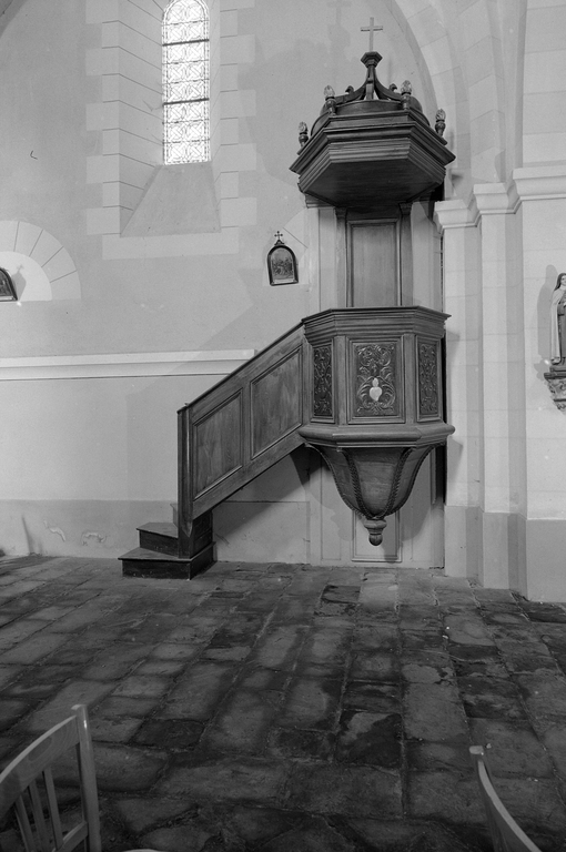 Chaire à prêcher, chapelle, le Châtellier (Pléchâtel)