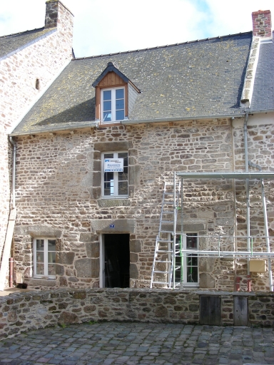Maison, 7 Place du Marché (Châteauneuf-d'Ille-et-Vilaine)