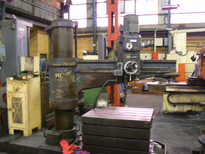 Machine à percer n° 2 (perceuse à colonne)