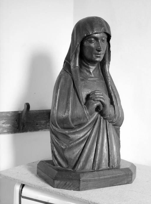 Buste à mi-corps : Vierge, église paroissiale Saint-Pierre, Saint-Paul (Loyat)